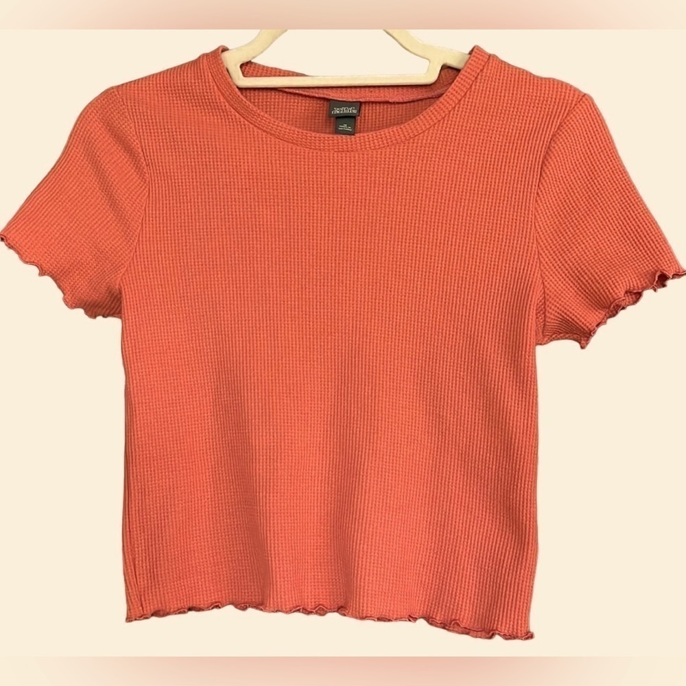 WILD FABLE Pale Terra Cotta Color Waffle Knit Cropped Tee, Size Medium, GUC.